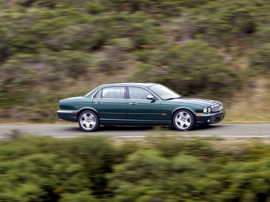  Jaguar XJ Super V8 2003 года  (фото 39 из 46)